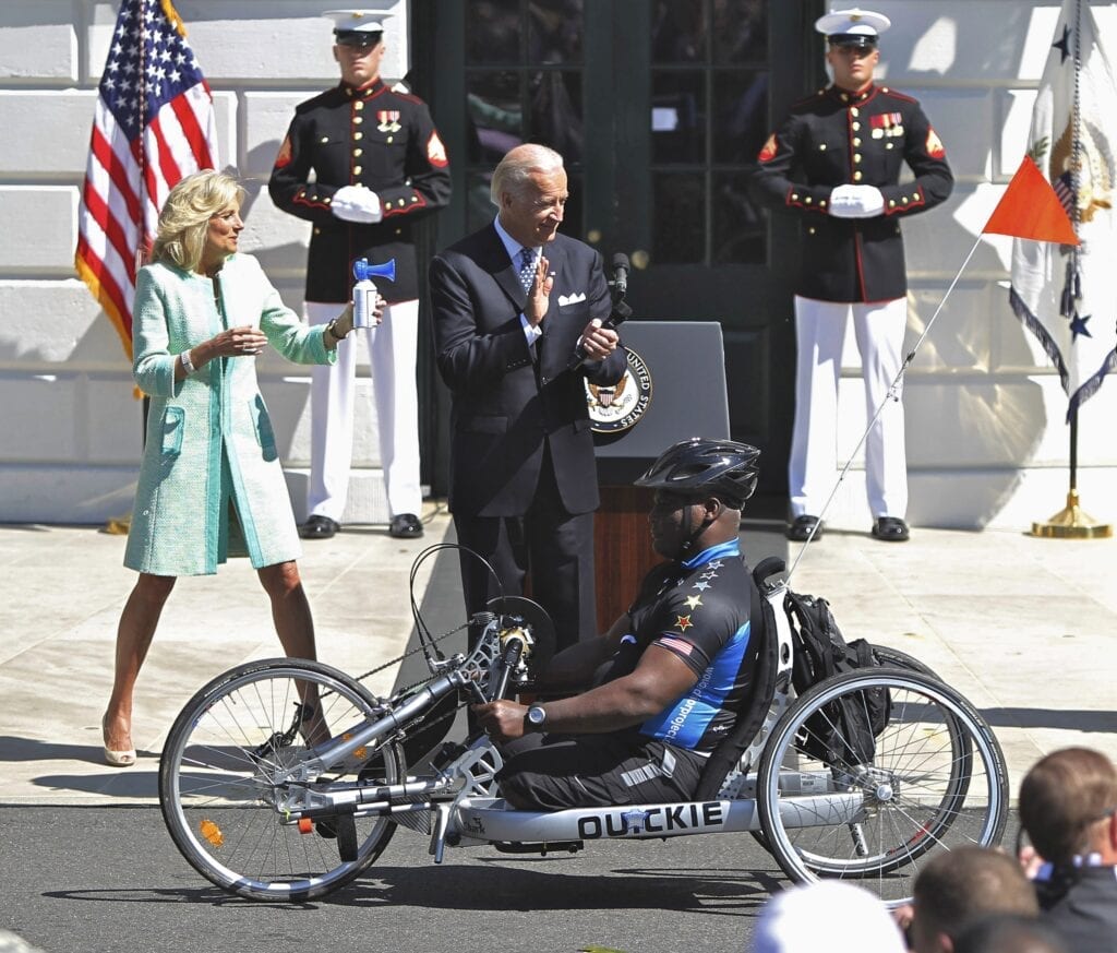 U.S. Vice President Joe Biden (C) and his wife Jill Biden, with an air horn, send off the Wounded Warriors Soldier Ride on the South Lawn of the White House in Washington, April 28, 2010. The Soldier Ride is part of the wounded warrior project that provide rehabilitation opportunities for wounded servicemen and women and raises awareness of the challenges facing veterans.     REUTERS/Jason Reed   (UNITED STATES - Tags: POLITICS)