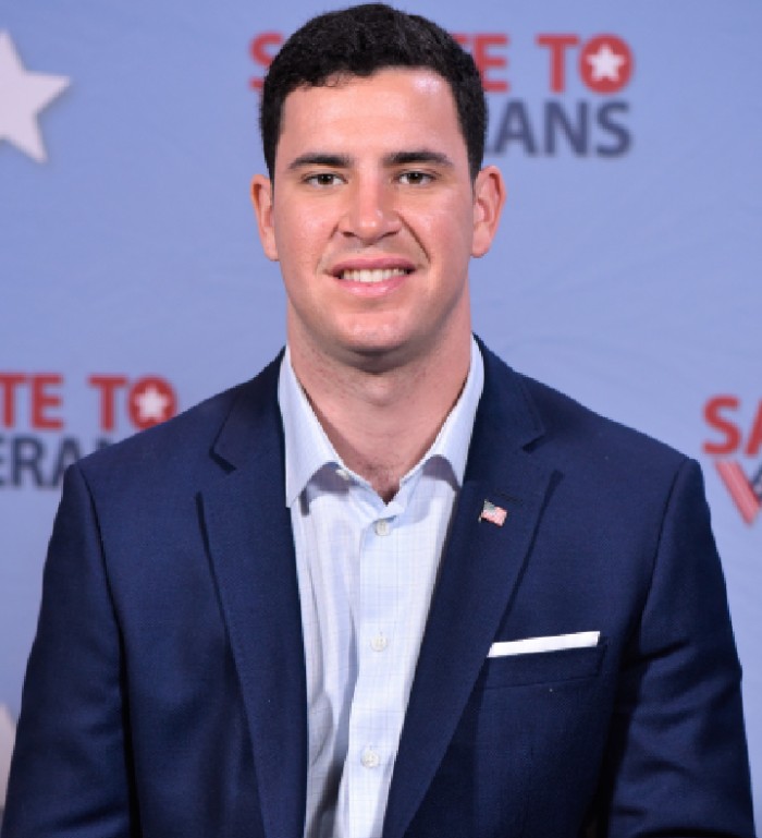 Patriots Joe Cardona finalist for NFL's Salute to Service Award